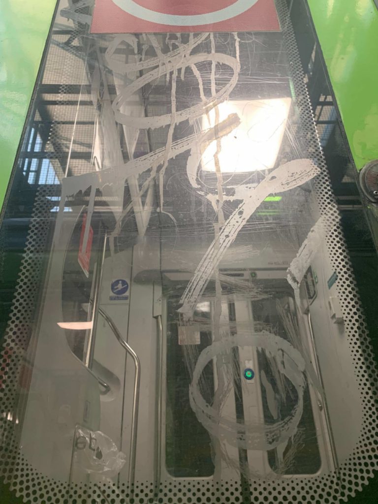 vetro-vandalizzato